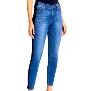 FRAME Le High Jean w/ Tuxedo Stripe (23)